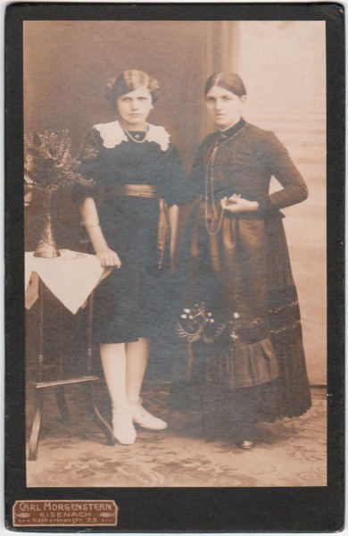 Fotogrāfija - Carl Morgenstern - Māte ar meitu, 1920ie gadi, Latvija, 14,5x9,5 cm