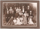 Ģimenes grupu fotogrāfija, 1920ie gadi, 12x17 cm