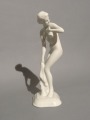 Meitene ar dvieli, porcelāns, h 21 cm