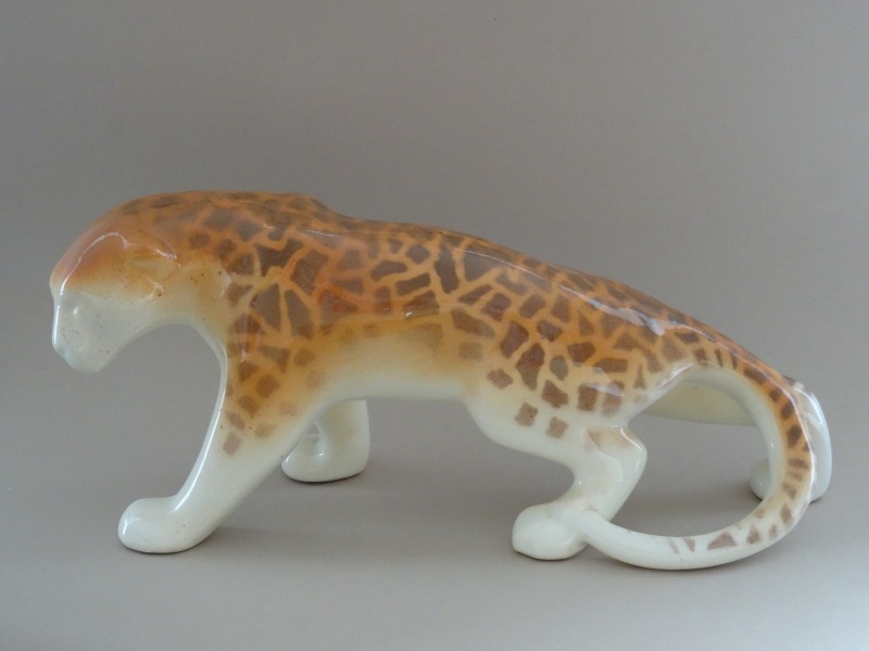 RPFF - Leopard. Model by Aina Mellupa (1925), 1963, porcelain, 11.5x25x8 cm