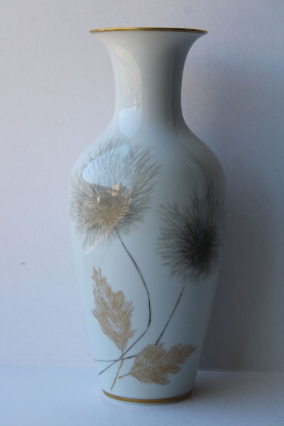 Vase. Gray flowers