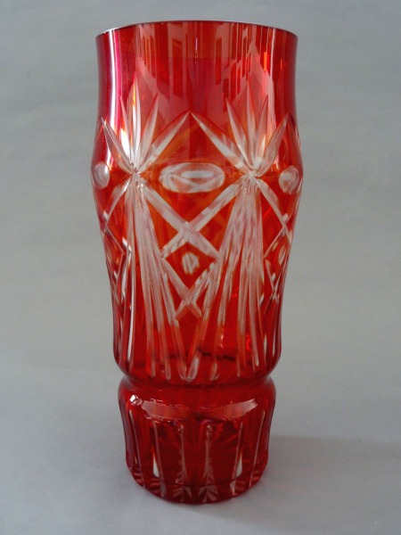 Iļģuciema stikla fabrika - Sarkanā stikla vāze 23x10 cm