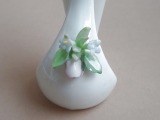 Neapolitānas porcelāns - Vāzīte ar ziediem, porcelāns, h 9 cm