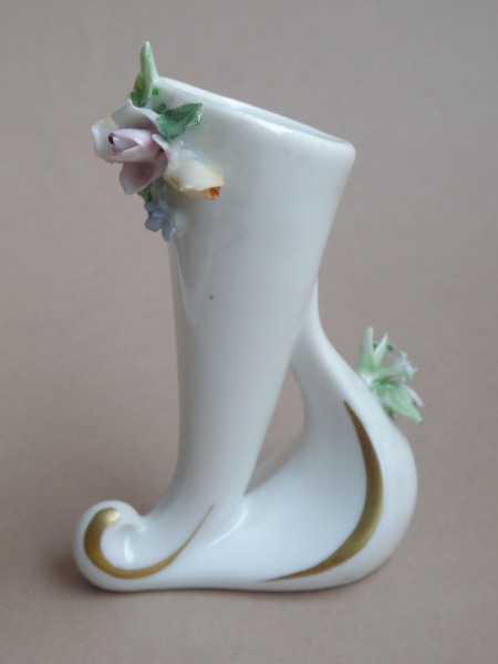 Neapolitānas porcelāns - Vāzīte ar ziediem, porcelāns, h 9 cm