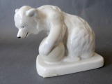 RPF - Lācis ar bumbu, porcelāns, 1953-62., h 9 cm
