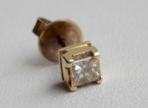 Gold earring with diamond, diamond size 4 mm