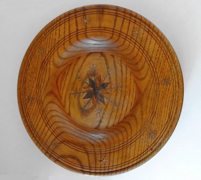 Декоративная настенная тарелка. Автор - А.С. Рига, Латвия, дерево, медь, середина 20 века, диам. 29 см
