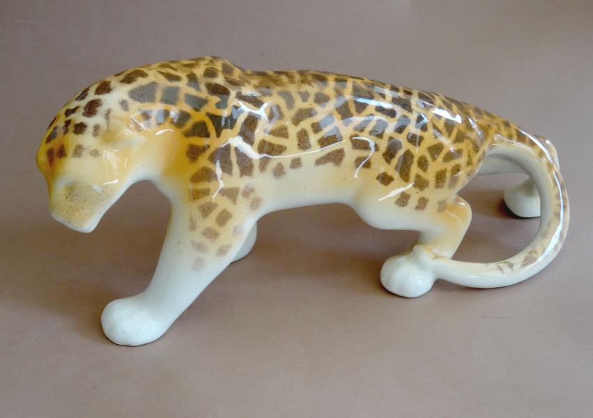 RPFF - Леопард. Модель Айны Меллупы (1925), 1963, фарфор, 11,5x25x8 см