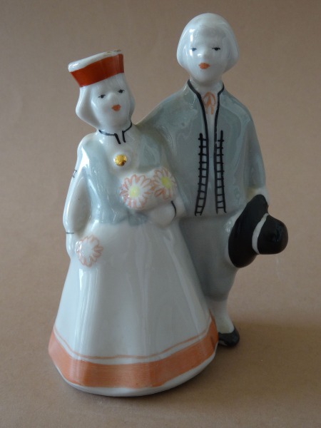РПР - Прогулка. 1947-70, фарфор h 11 см