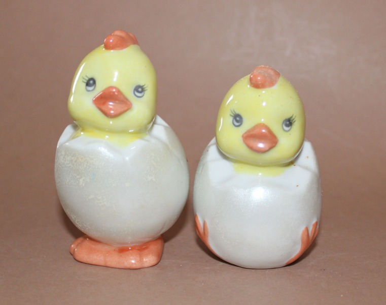 Seasoning bowls for chickens in shell, pair h8 cm