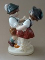 HS - Bērni. Porcelāns, h 13 cm, Vācija