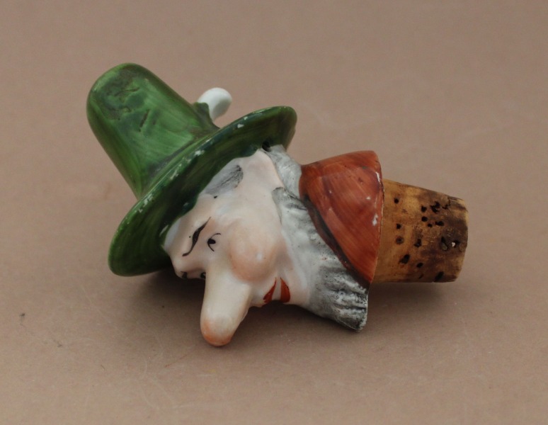 Porcelain cork
