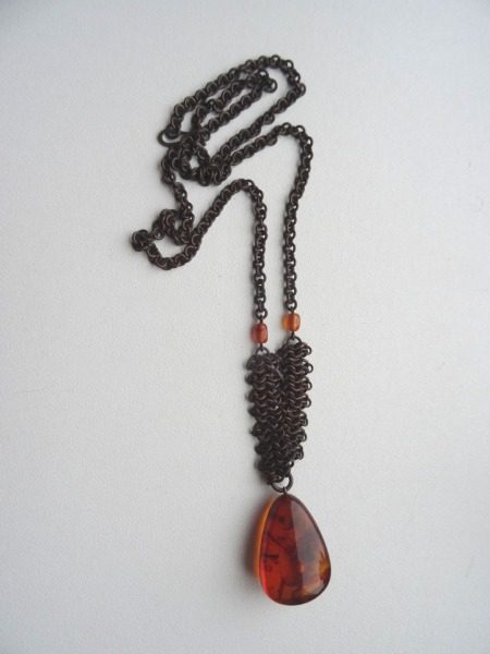 Necklace with amber