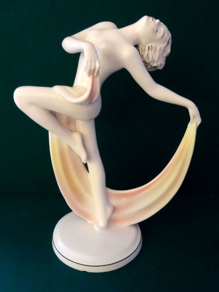 Фигура - Танцовщица. Германия, фаянс, h 28,5 см