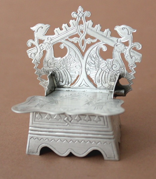 Серебряная солонка Трон, 84 проба, вес 53.23 г.