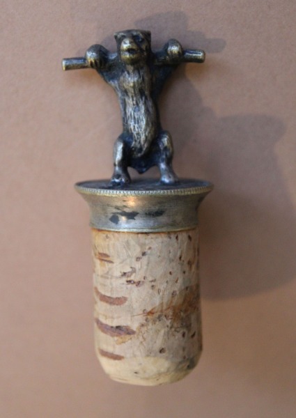 Korķis lācis, metals