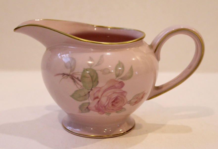Kuznetsov - Cream dish, pink porcelain, h 9.5 cm