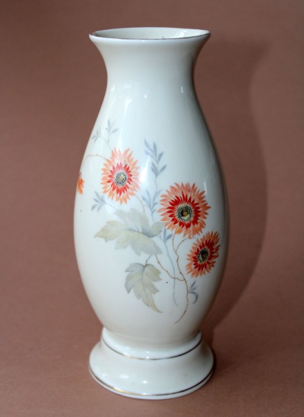 Jessen - Vāze ar ziediem, ziloņkaula porcelāns, h 22.5 cm