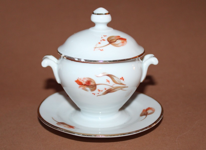 Kuzņecovs - Mērces trauks ar vāku, porcelāns, h 10.5 cm