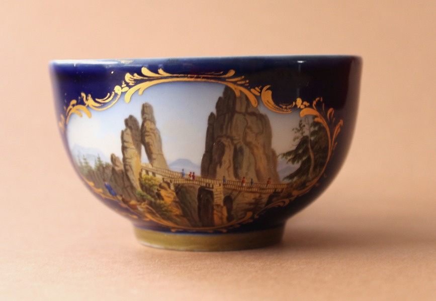 Meissen - Cup, porcelain, hand painting Teutoburg Forest, 18-19cent., h 5.5 cm; d 9.2 cm