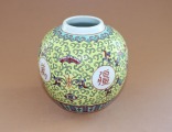 Ķīnas vāze, porcelāns h 13 cm; d 12 cm
