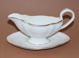 Kuzņecovs - Krējuma trauks, fajanss, h 13 cm; l 22 cm; w 13 cm
