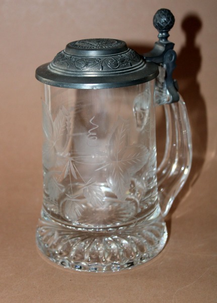 Alus krūze ar apiņiem, stkls, h 16.5 cm