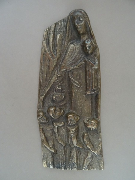 Alegoriskā kompozīcija Dievmātes patvērums. Bronza, 14,5x6 cm