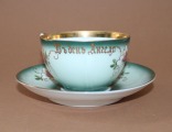 Kuzņecovs - Divnieks, Eņģeļa dienā, porcelāns, tases h 5.2 cm; d 8.7 cm