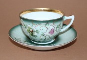 Kuzņecovs - Divnieks, Eņģeļa dienā, porcelāns, tases h 5.2 cm; d 8.7 cm