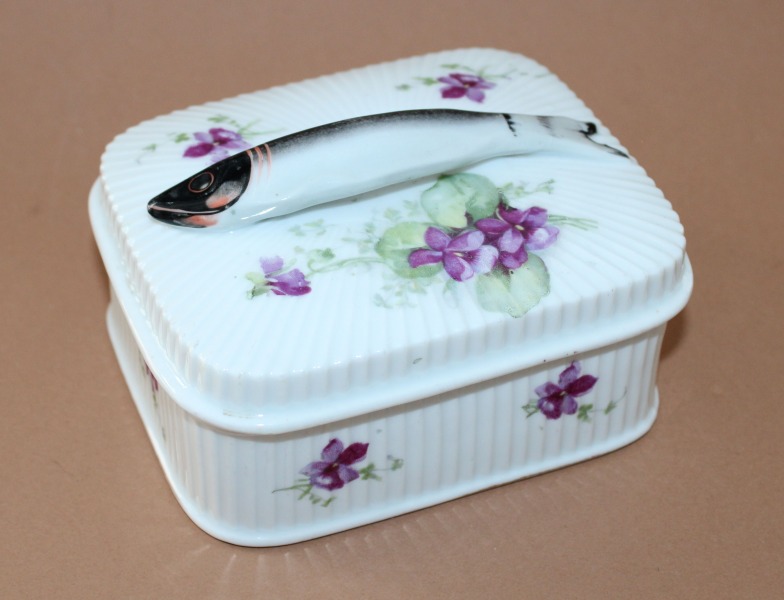 Kuznetsov? - Dish for sardines, porcelain h7.5x10x13cm