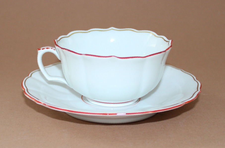Meissen - Tase ar apakštasi, porcelāns, tases h 5 cm; d 9.7 cm