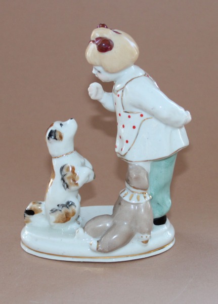 Polonsk porcelain factory - Try to take away. Porcelain, h 15.5 cm