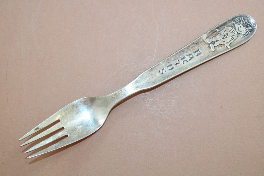 Sudraba dakša, 830 prove, garums 15.5 cm; svars 25 g.