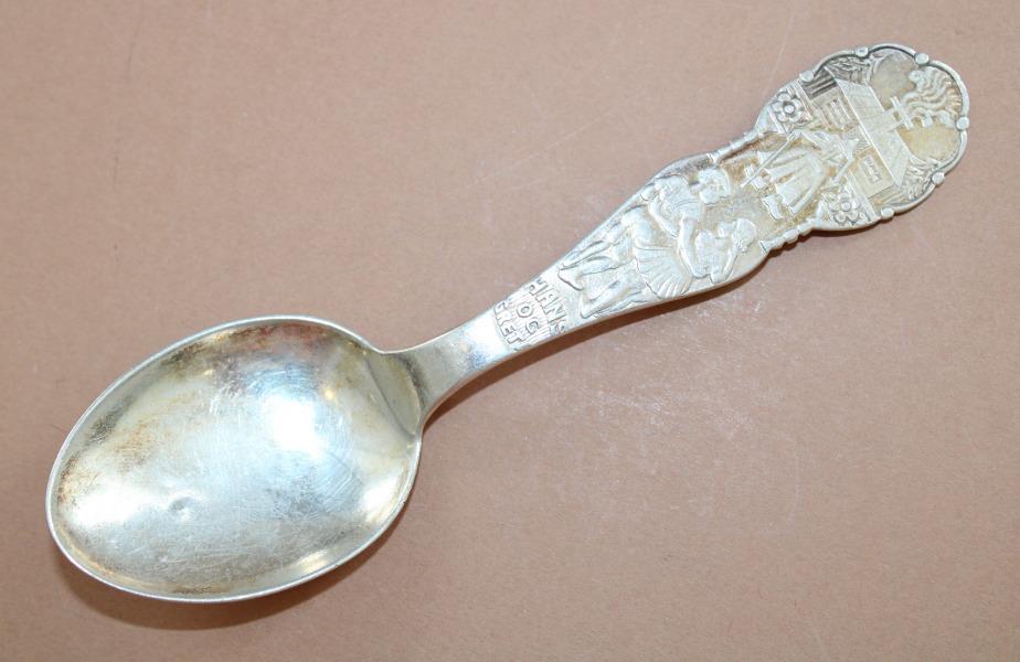 Серебряная ложка, 830 проба, длина 13,5 см; вес 27 г