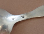 Серебряная ложка, 830 проба, длина 15,5 см; вес 27,27 г.