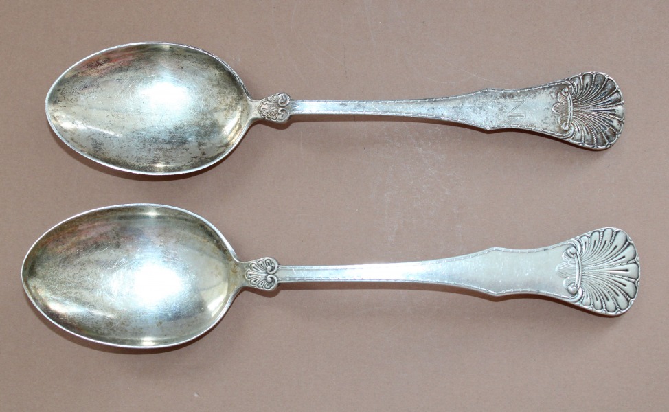 Sudraba karotes, 830 prove, garums 19 cm un 20 cm; kopējais svars ap 78.5 g.