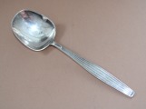 Серебряная ложка для салата, 830 проба, длина 22 см; вес 82,11 г.