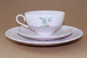 Trījnieks Vācija, rozā porcelāna masa, tases h 5.5 cm; d 10 cm