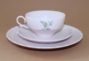 Trījnieks Vācija, rozā porcelāna masa, tases h 5.5 cm; d 10 cm