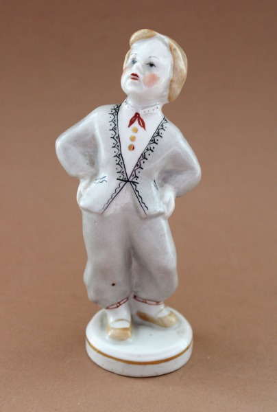 RPR - Dejotājs, porcelāns, h 14 cm