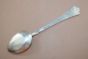 Серебряная ложка, 830 проба, длина 14,5 см; вес 22,6 г.