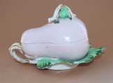Кузнецов - Масленка-груша, фарфор H 11,5 W 19 cm