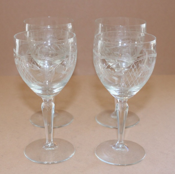 Wine glasses, 4 pieces