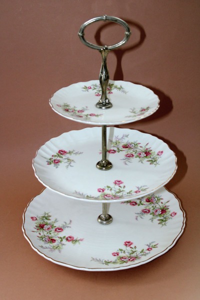 Old Foley - 3-līmeņu kūku etažere, porcelāns, h 37 cm, d 27 cm