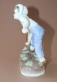Zēns dārzā, Anglija, porcelāns, h 16.5 cm