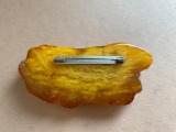 Dzintara broša, garums 8,5 cm, 38,85 gr