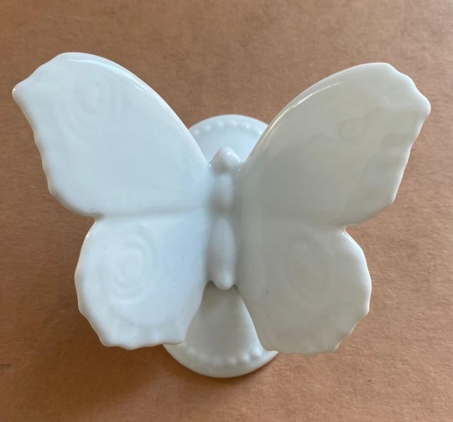 Tauriņš, porcelāns, bez zīmoga, tikai numurs, Vācija, 7x6 cm