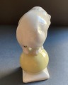 Lācis uz dzeltenas bumbas, porcelāns, 11 cm, RPR