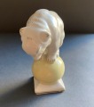 Lācis uz dzeltenas bumbas, porcelāns, 11 cm, RPR